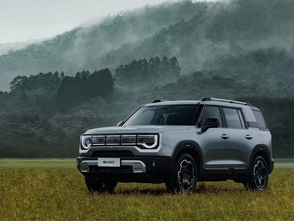 BAIC BJ30 hybrid SUV parked on a misty hillside